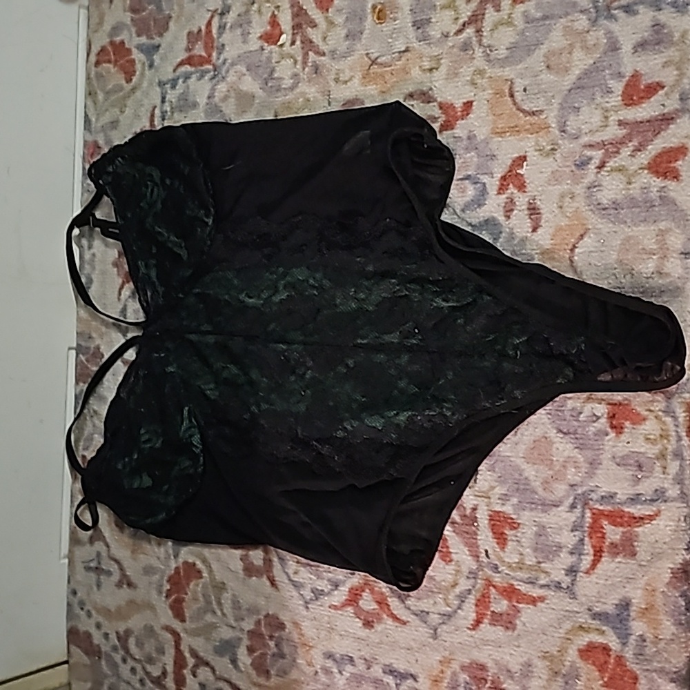 Womens black & green strappy teddy size 1x 5 for 25.00